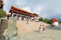 Vorm Einchecken besuchen wir noch den Wenwu Tempel.